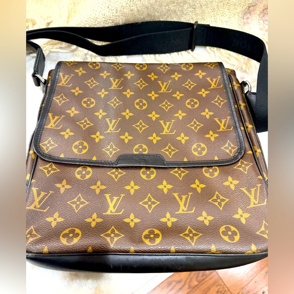 Louis Vuitton Monogram Messenger Bag in Brown and Black - Picture 9 of 16